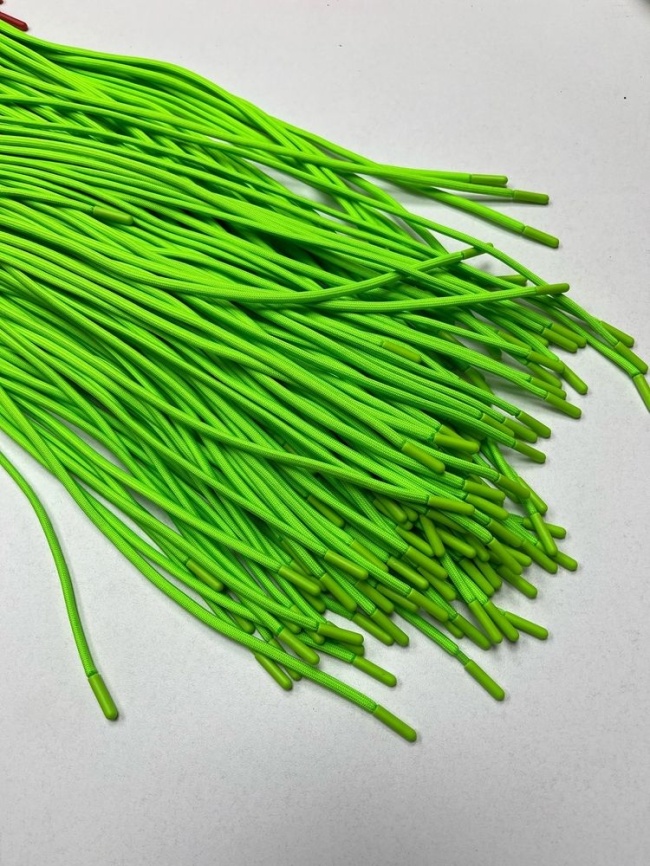 Шнурки круглые 135 см., д. 5 мм., пластиковый наконечник, зелёный неон фото 1