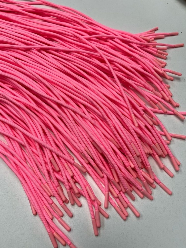 Шнурки круглые 135 см., д. 5 мм., пластиковый наконечник, розовый неон фото 1