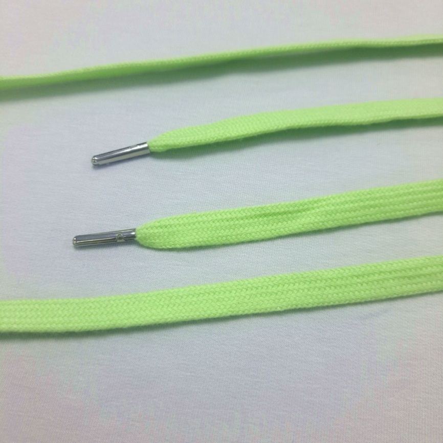 Шнурки плоские 125 см., ш. 10 мм., металлический наконечник, светло-салатовые фото 1
